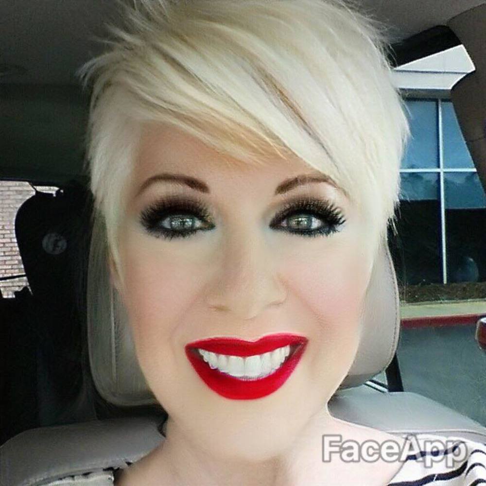 Meet your Posher, Gloria